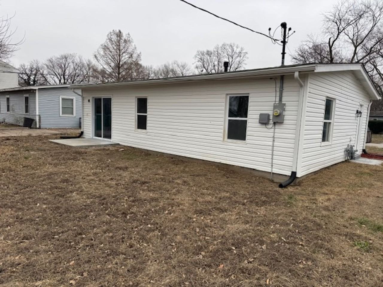 143 Saint James Ln - Photo 2 of 12