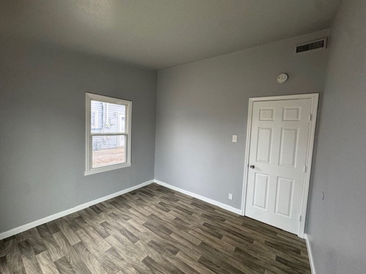 143 Saint James Ln - Photo 4 of 12