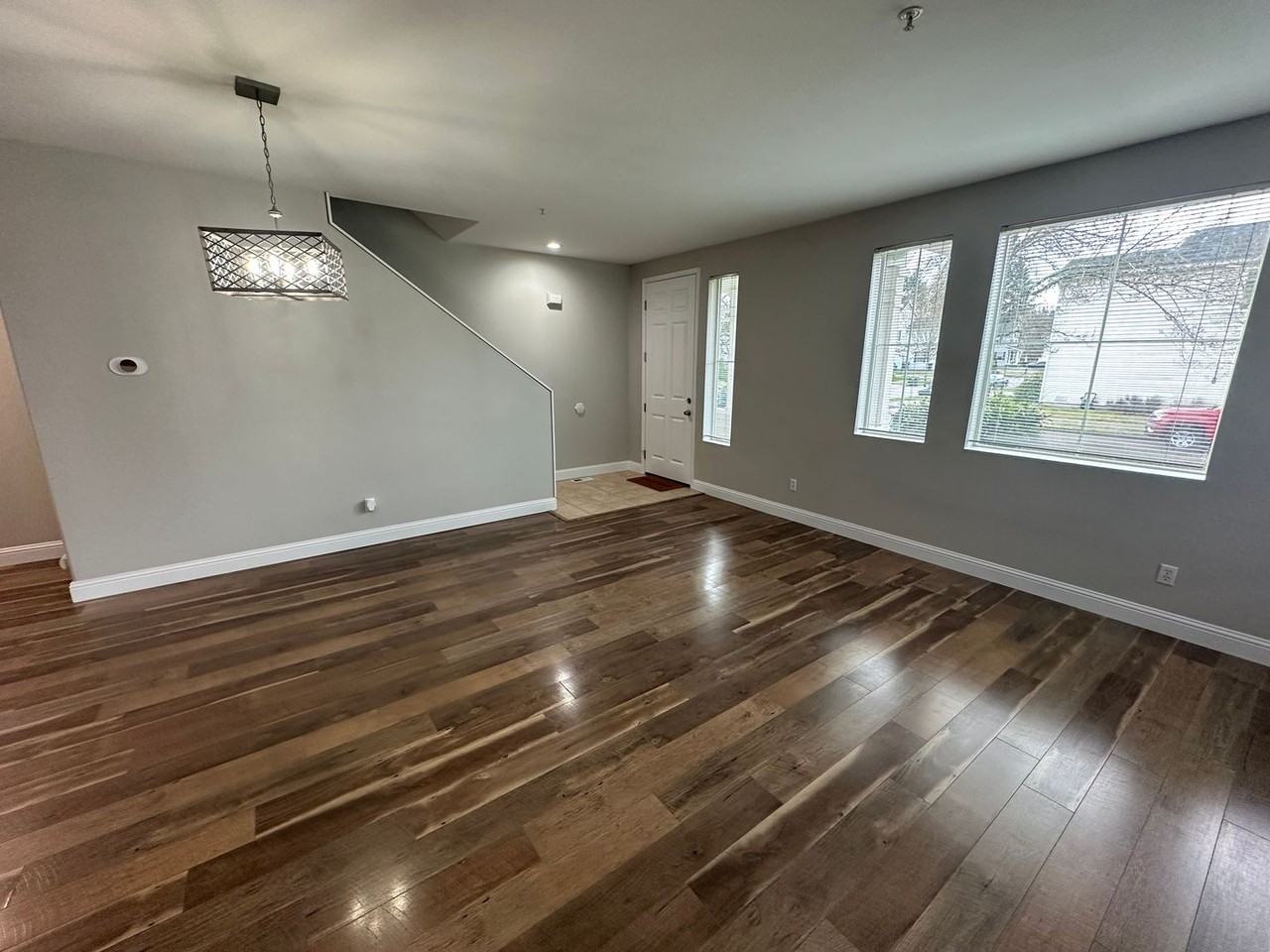 2350 Simmons St - Photo 4 of 20