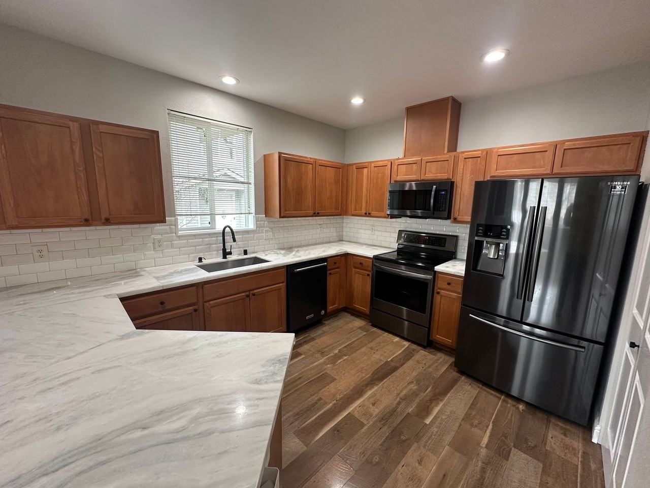 2350 Simmons St - Photo 5 of 20