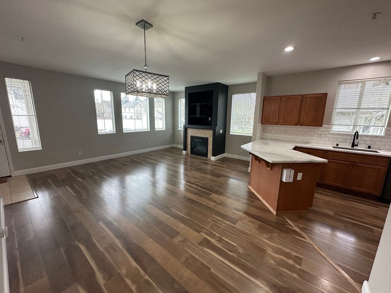 2350 Simmons St - Photo 6 of 20