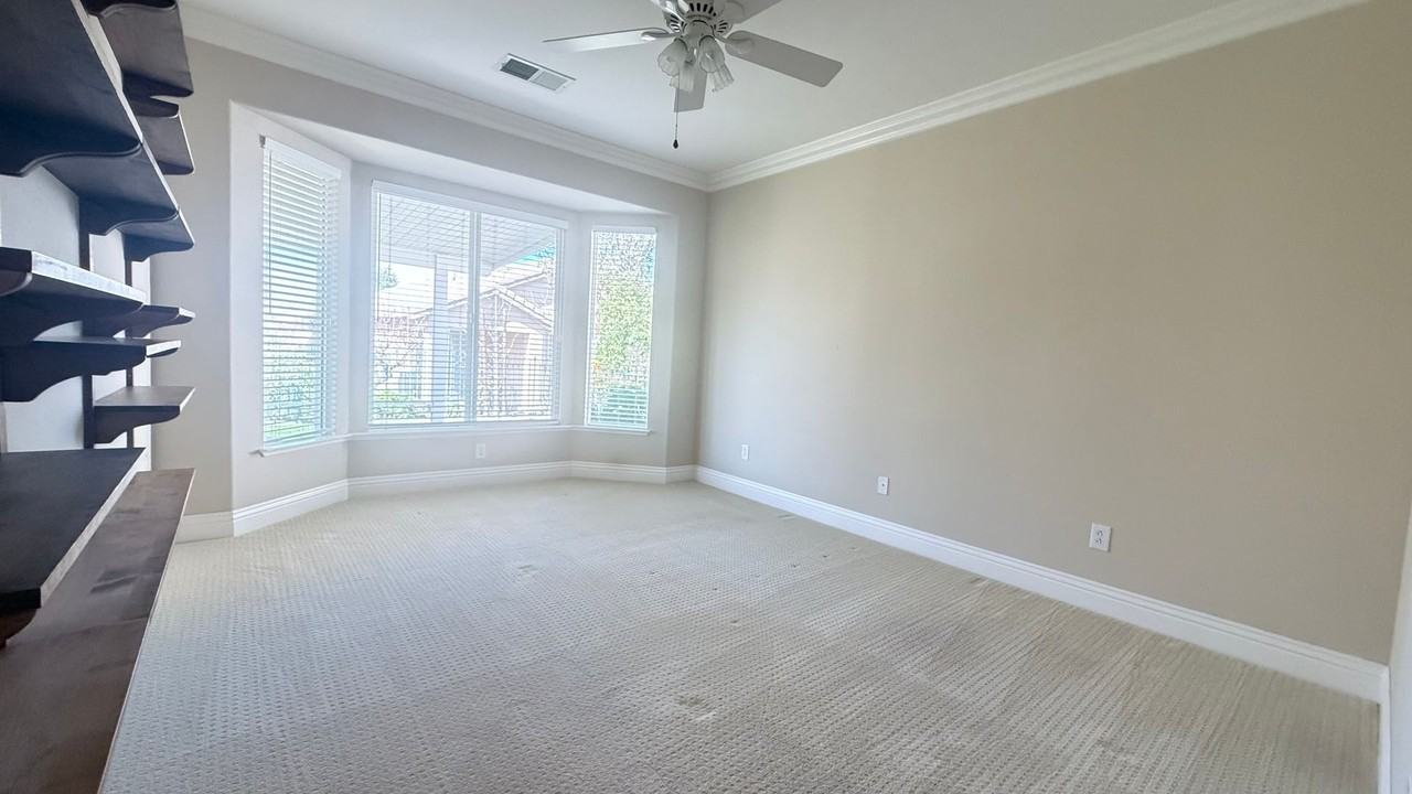 1355 Mcprince Ln - Photo 4 of 30