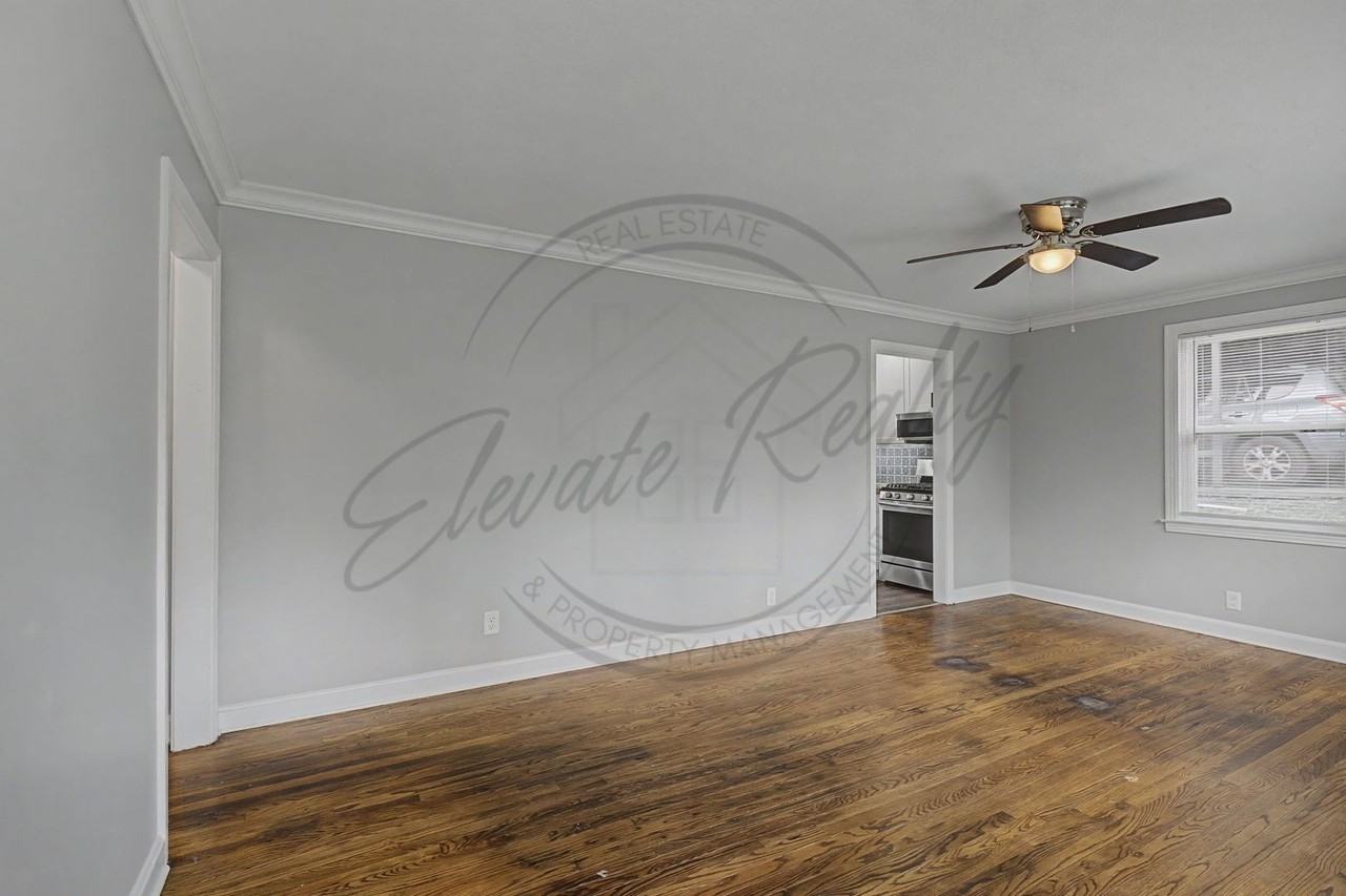 1020 Buck Dr - Photo 4 of 35