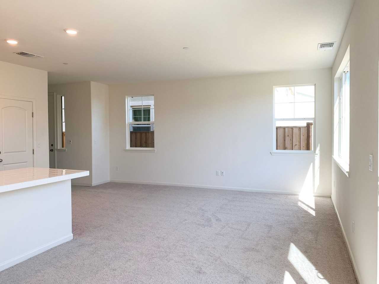 2240 Gladiola Dr - Photo 6 of 31