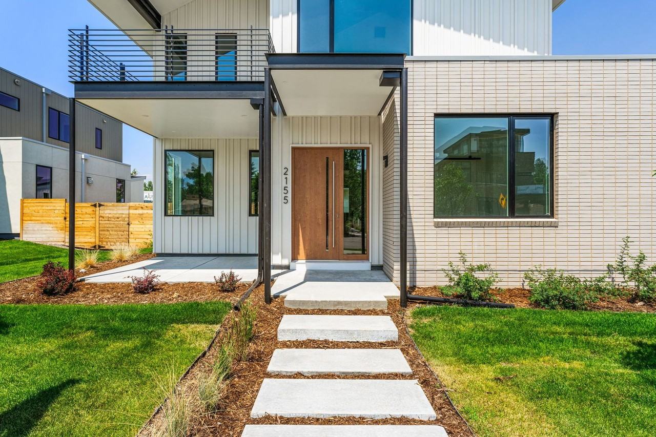 2155 Vine Ave - Photo 3 of 24