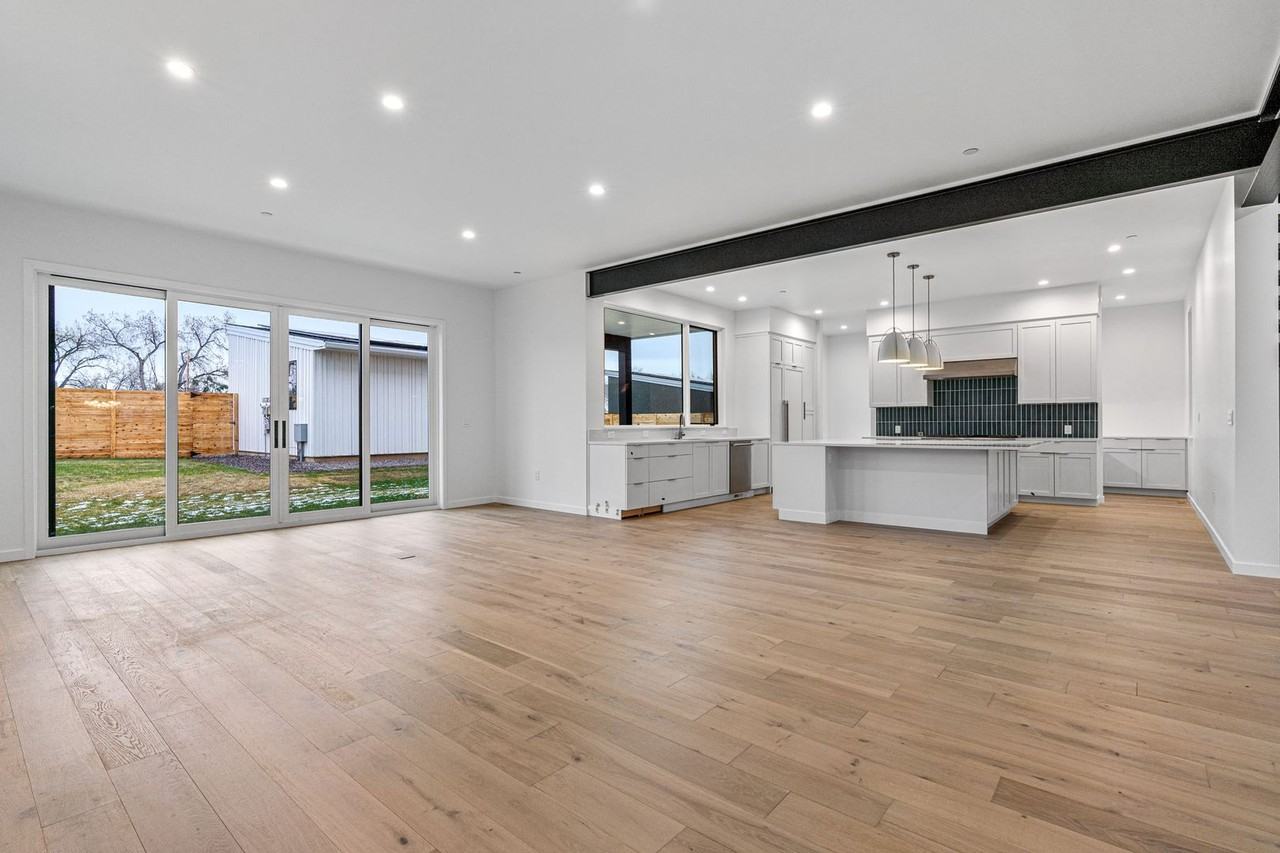 2155 Vine Ave - Photo 6 of 24