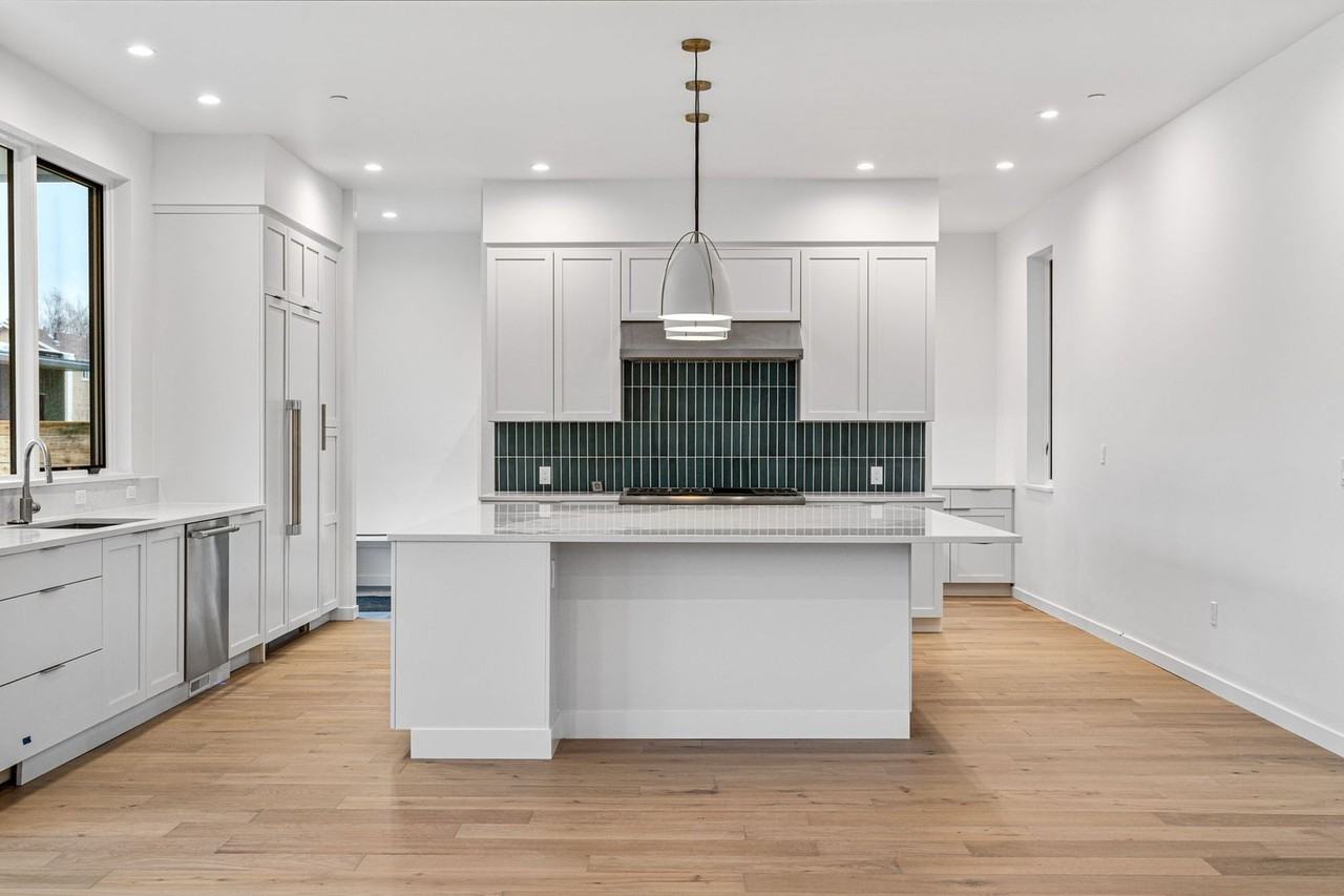 2155 Vine Ave - Photo 7 of 24