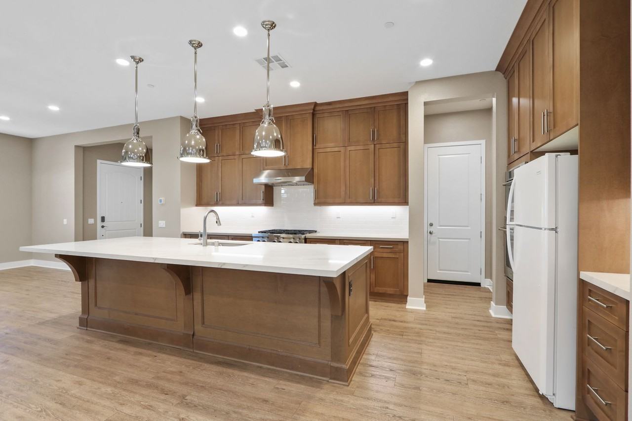 4738 Flora Park Way - Photo 7 of 45