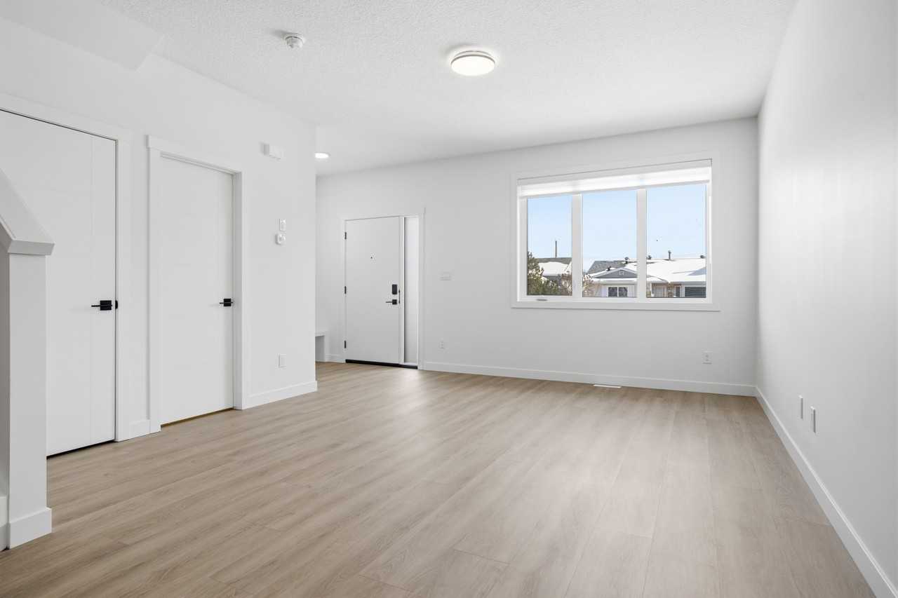 9938 162 Street Northwest - Photo 6 of 36