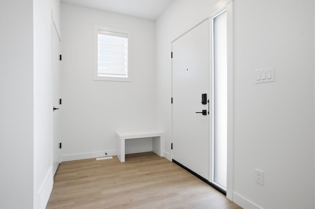 9938 162 Street Northwest - Photo 7 of 36