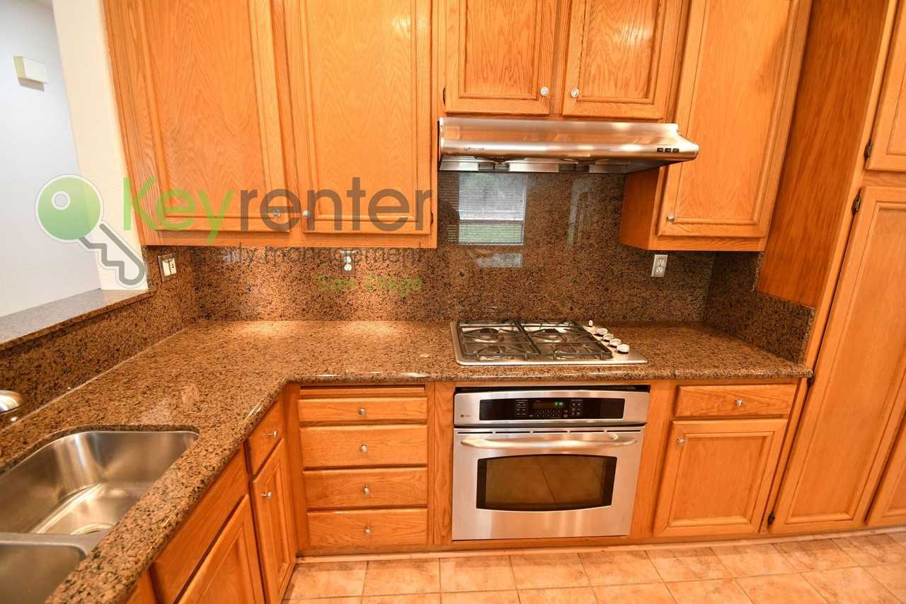 7712 Goldfish Way - Photo 2 of 33