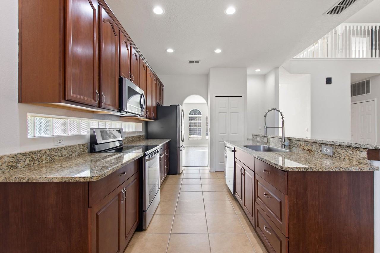 9020 Pecky Cypress Way - Photo 4 of 50