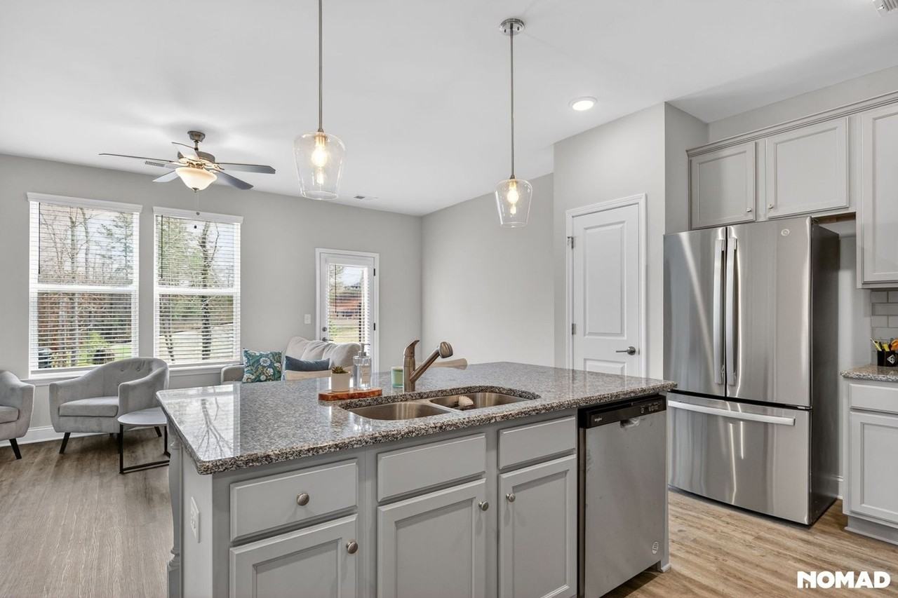 110 Greenview Ct - Photo 6 of 32