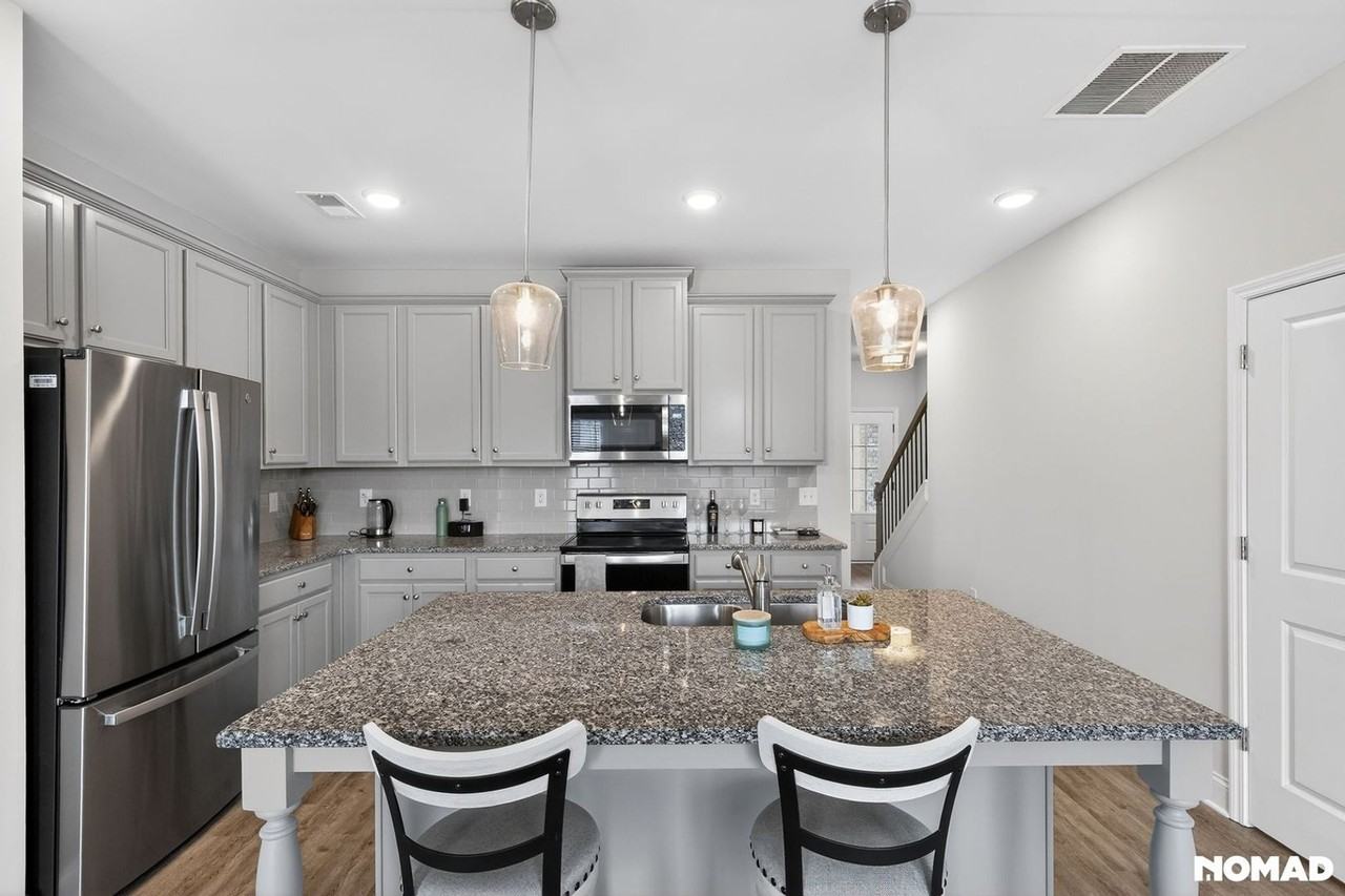 110 Greenview Ct - Photo 5 of 32