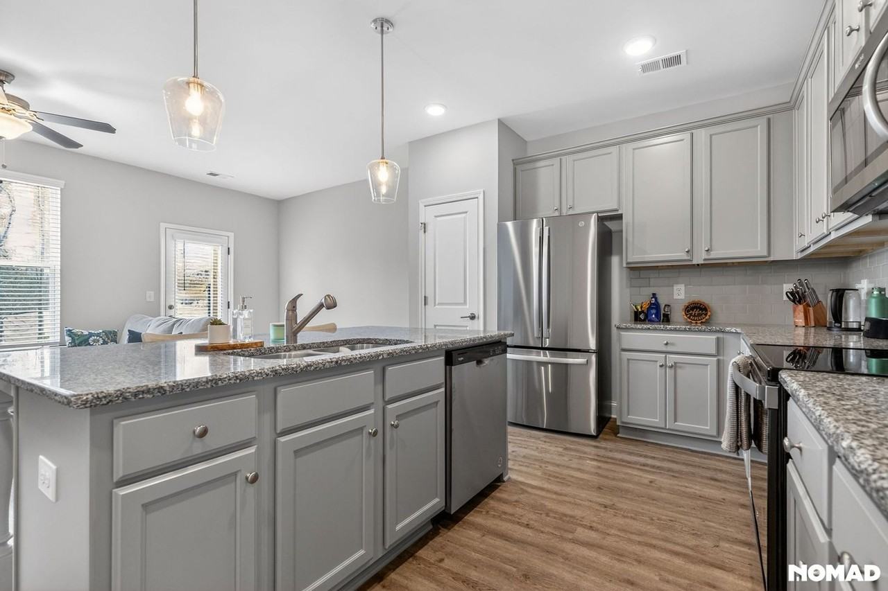 110 Greenview Ct - Photo 7 of 32