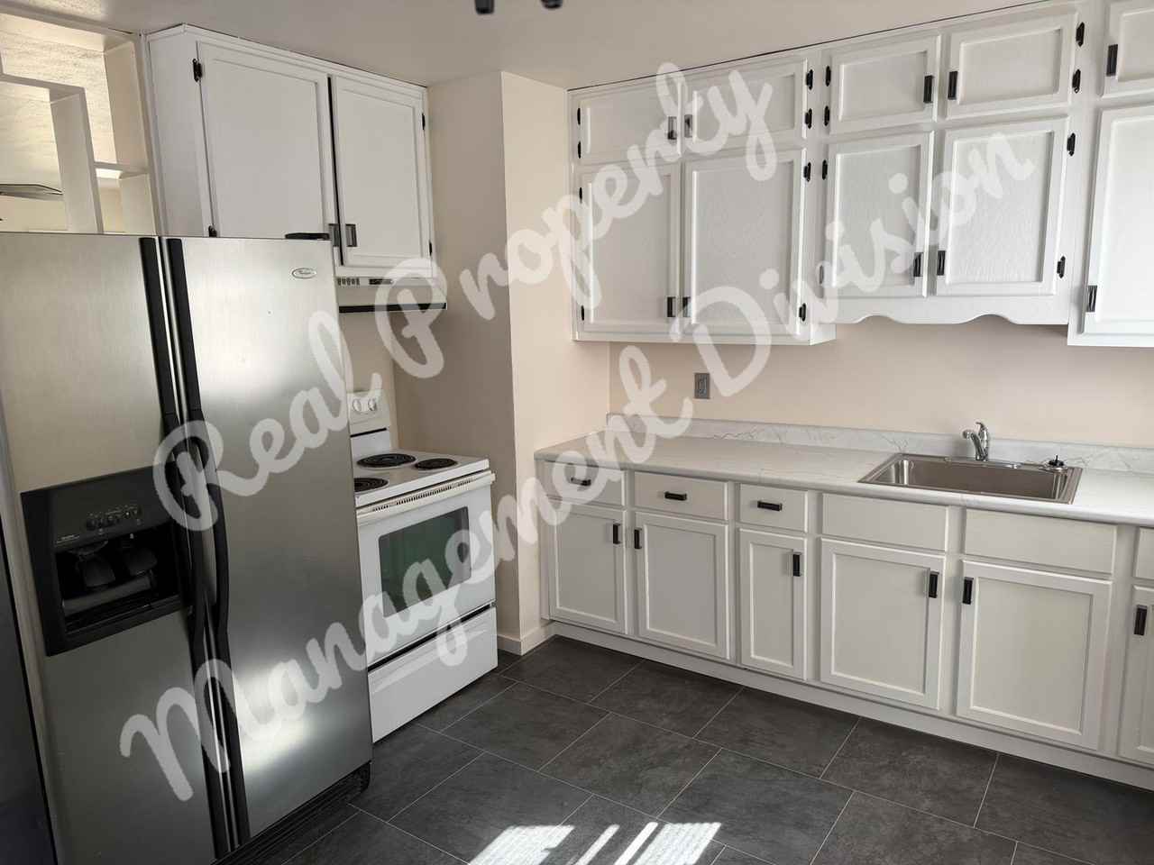 1122 W Centre St - Photo 3 of 14