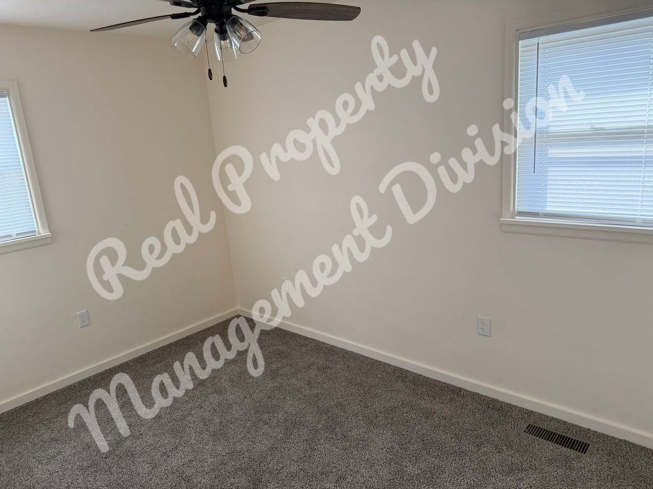 1122 W Centre St - Photo 7 of 14