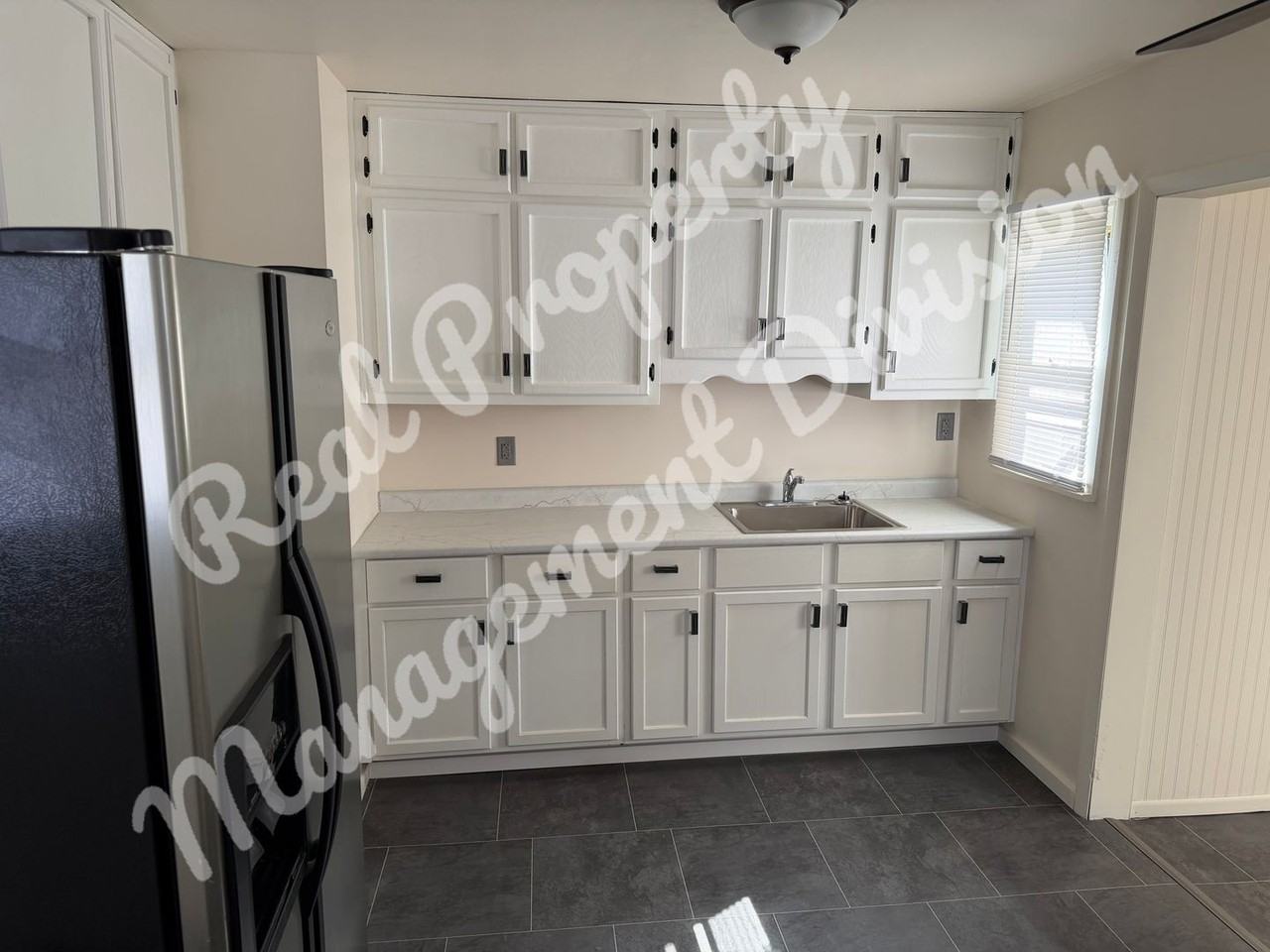 1122 W Centre St - Photo 7 of 12