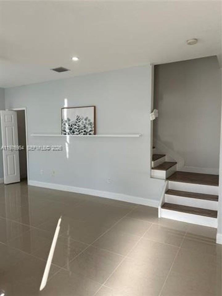 15673 15673 SW 39th St th 235 - Photo 3 of 29