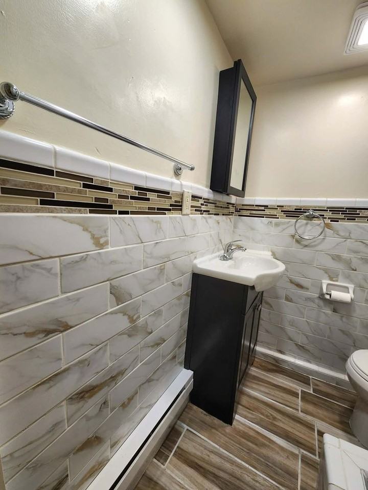 140 S Fifth St Apt A - Photo 3 of 9