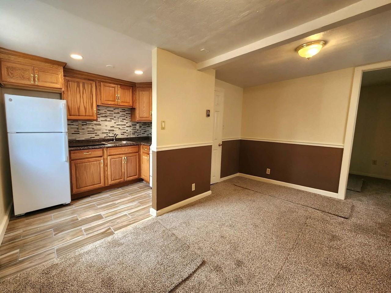 140 S Fifth St Apt A - Photo 5 of 9