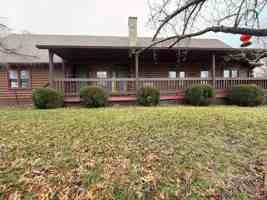 featured image of 207 Lakeshore Dr