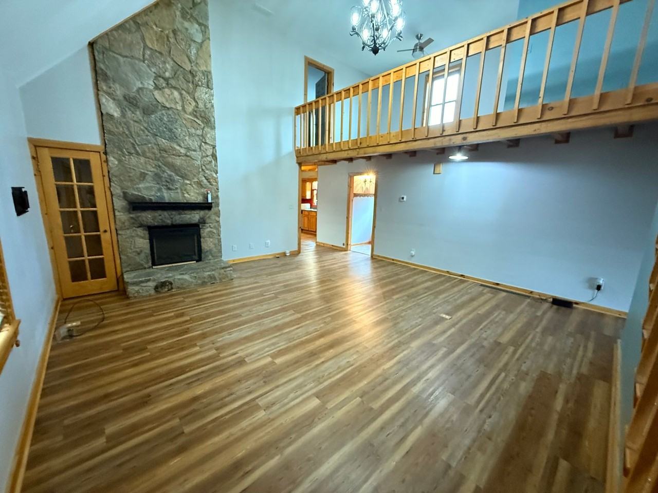 207 Lakeshore Dr - Photo 5 of 25
