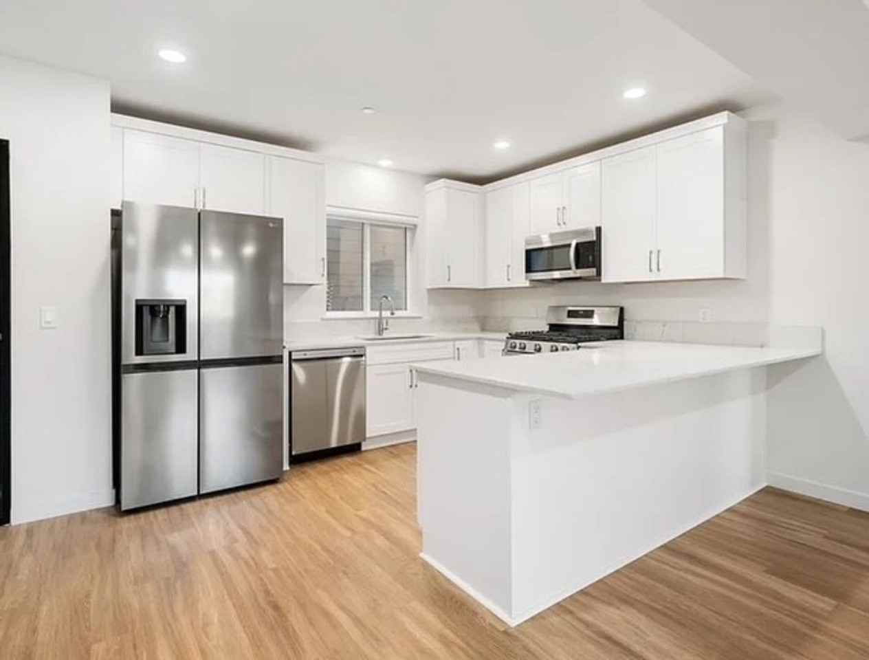 1241 Laurel Ln #260 - Photo 6 of 17