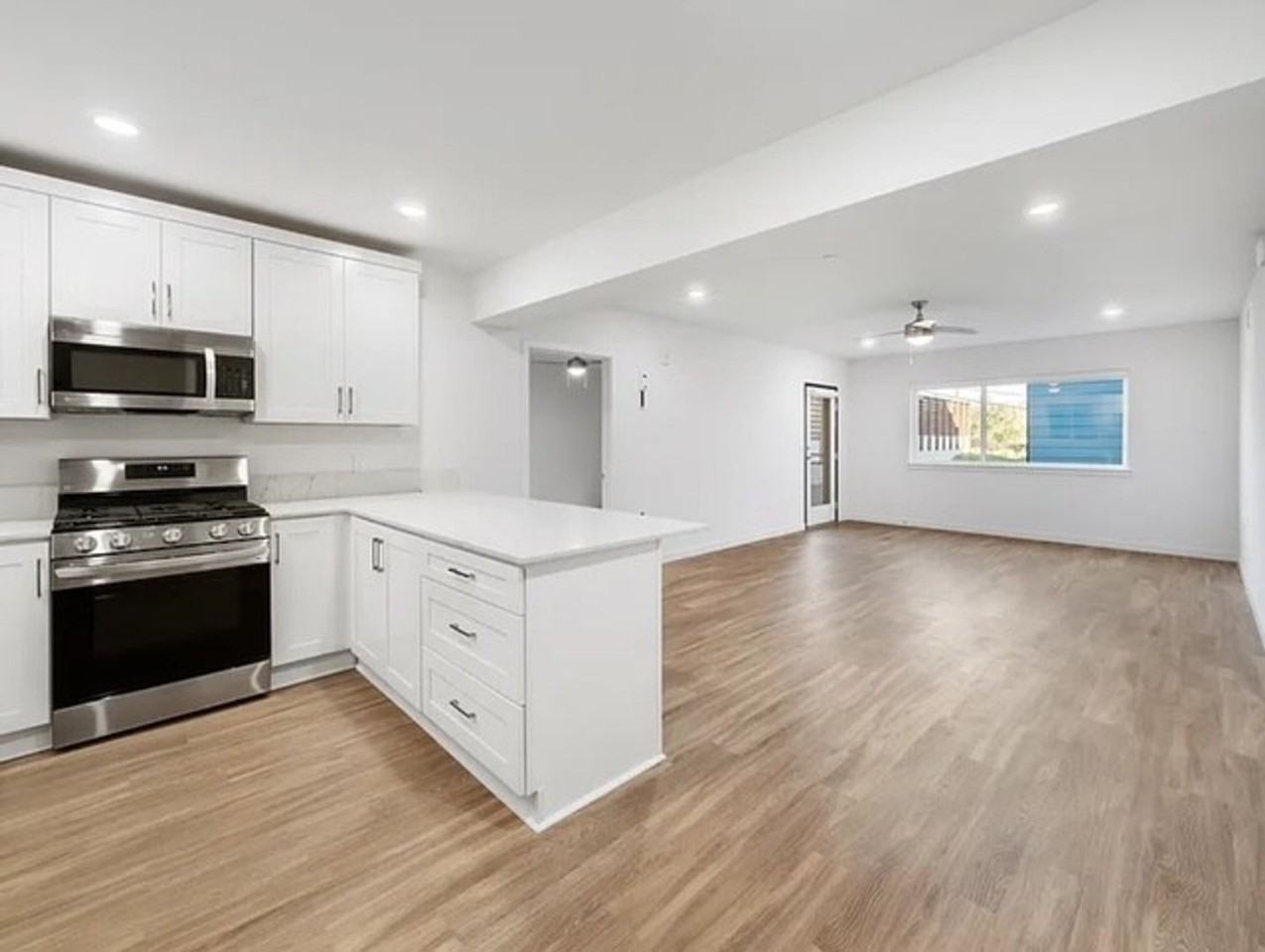 1241 Laurel Ln #260 - Photo 7 of 17