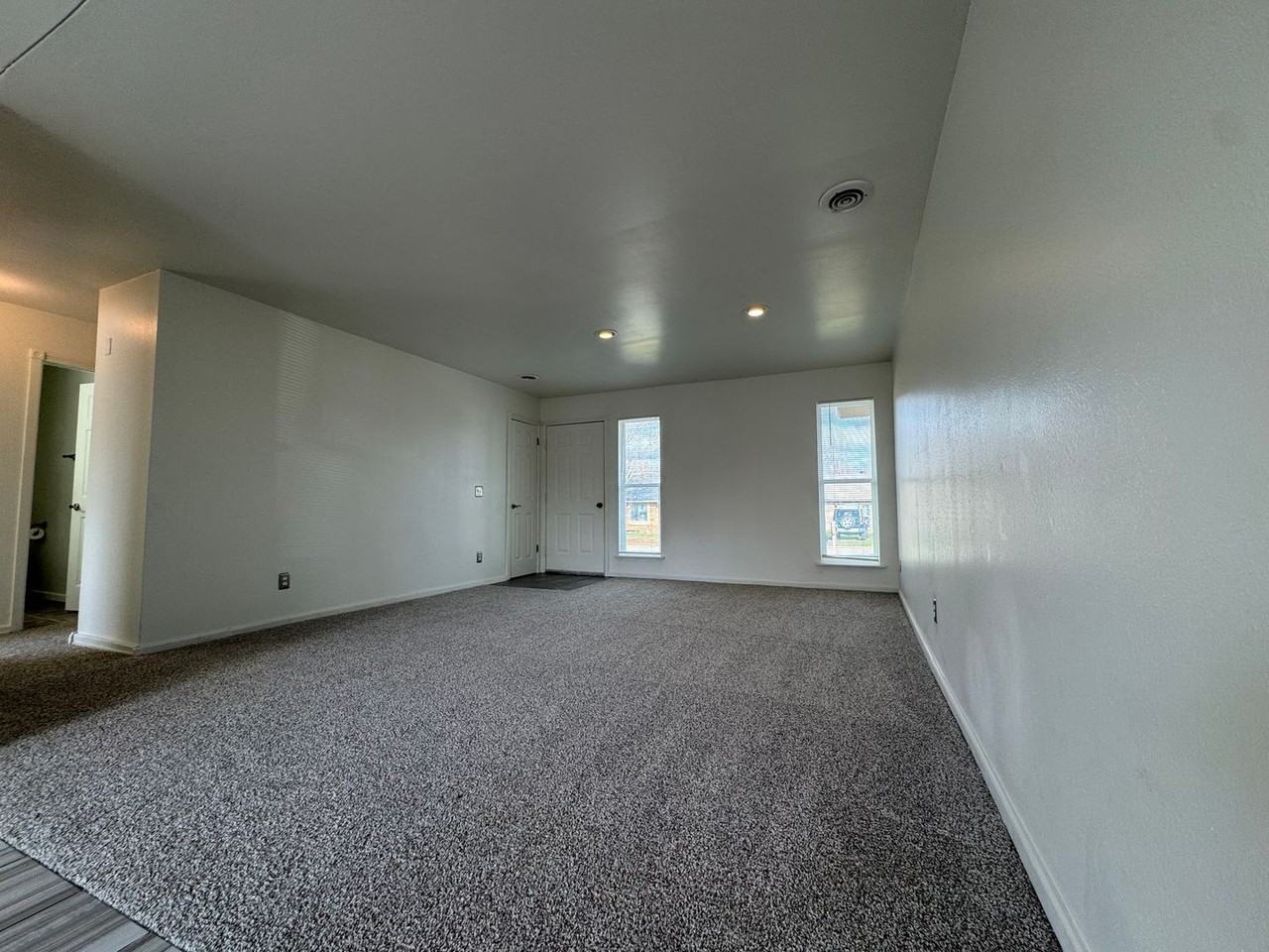 1802 S 14th Pl - Photo 4 of 22