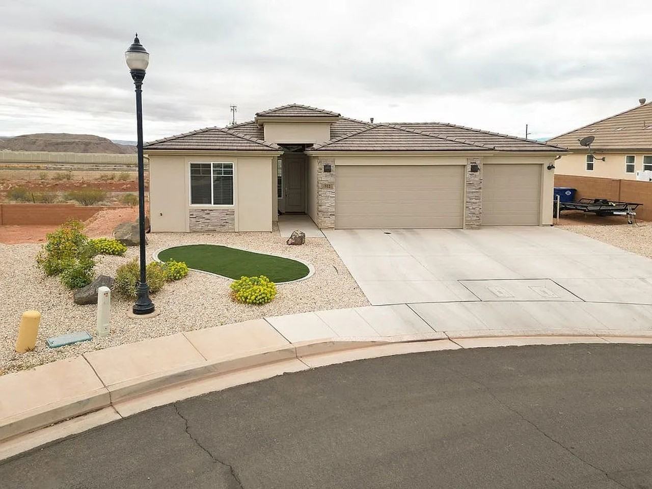 512 Todd Pl - Photo 2 of 34