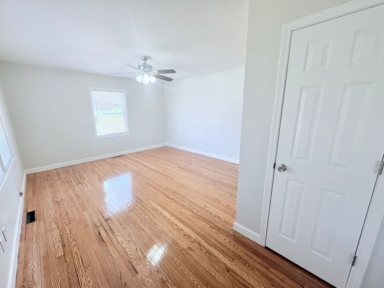 213 Morris St - Photo 3 of 25