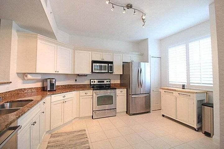 11018 Legacy Drive #104 - Photo 4 of 7