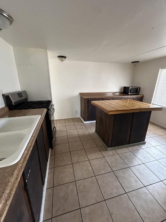 350 N Diamond Ave - Photo 4 of 13