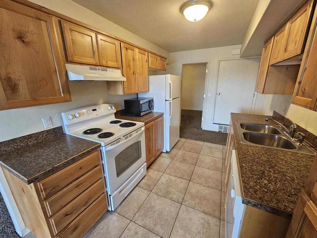 4642 S 1900 W - Photo 2 of 9