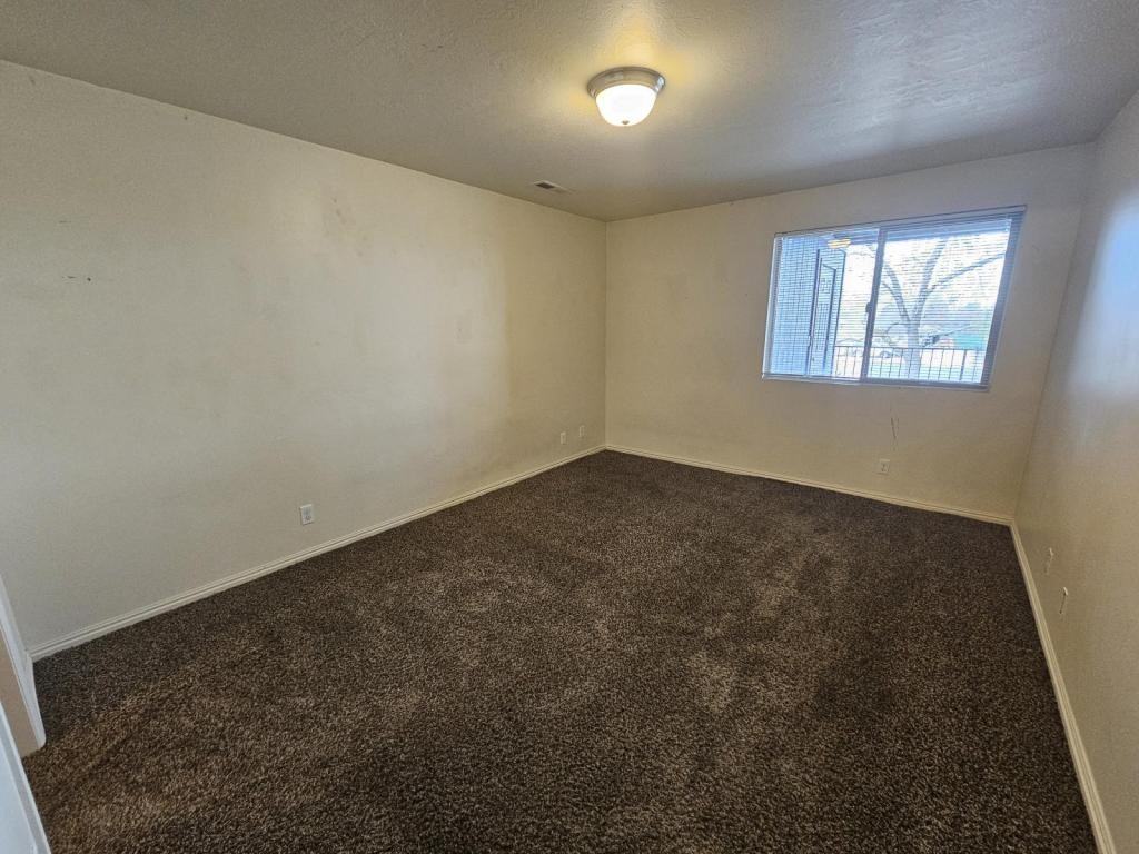 4642 S 1900 W - Photo 5 of 9