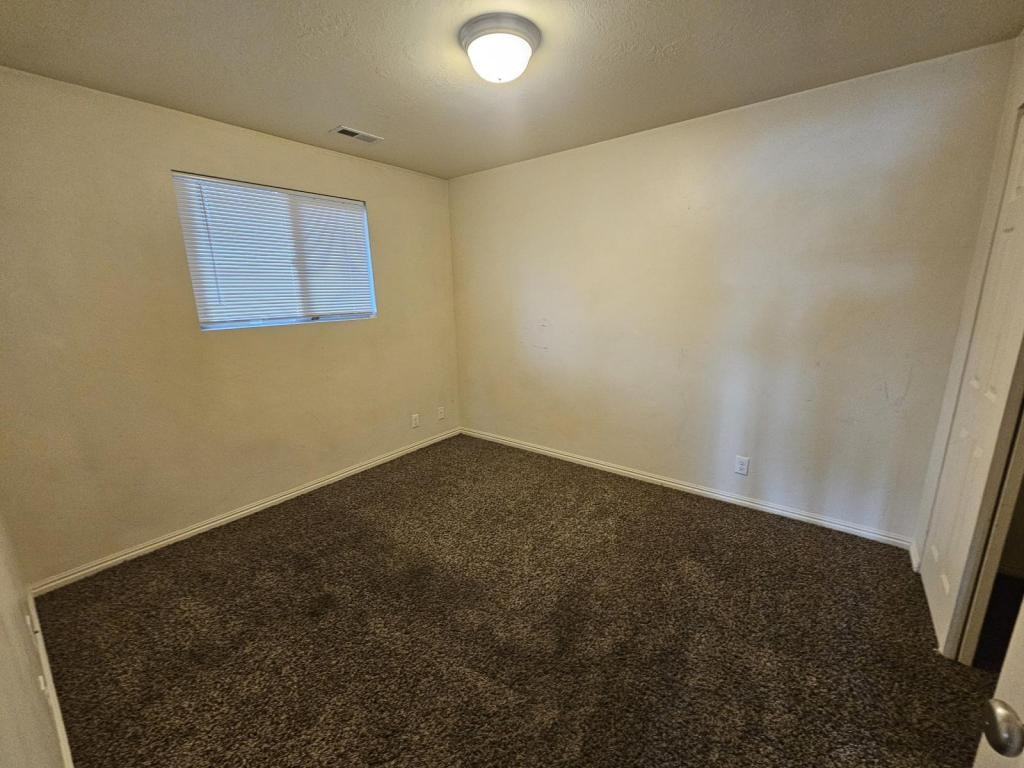 4642 S 1900 W - Photo 6 of 9