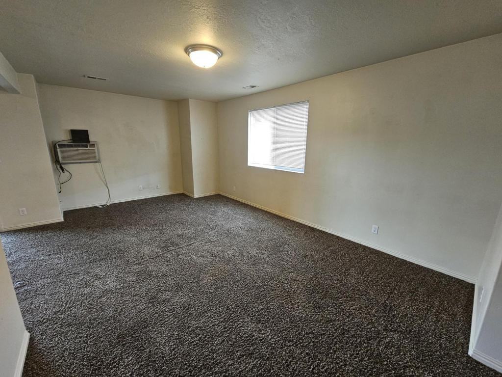 4642 S 1900 W - Photo 7 of 9