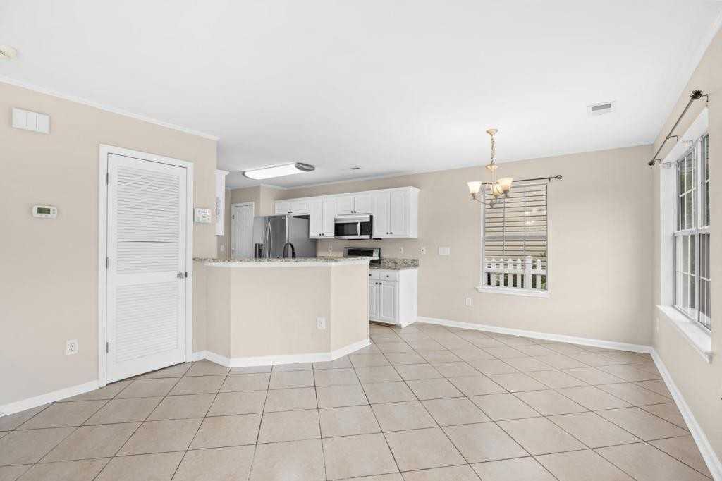 454 Dandelion Ln - Photo 7 of 26