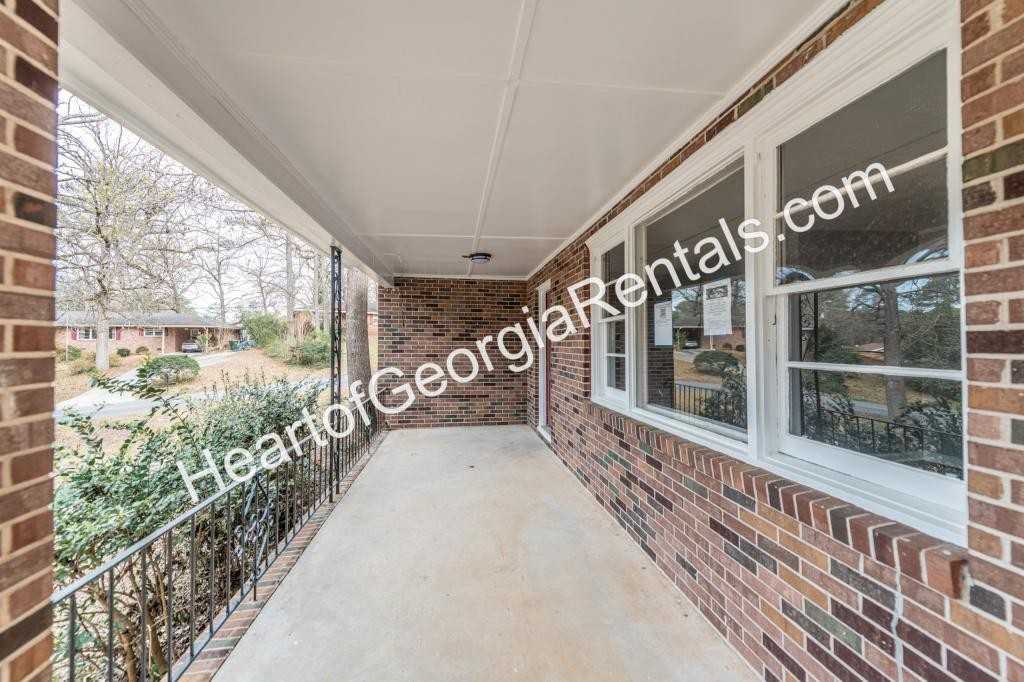 204 Ashby Way - Photo 4 of 27