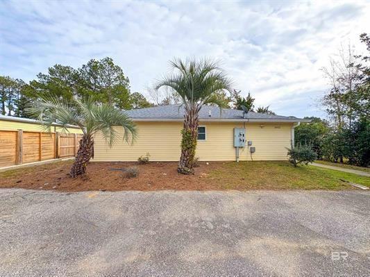 5652 -A Dee St unit A - Photo 3 of 20