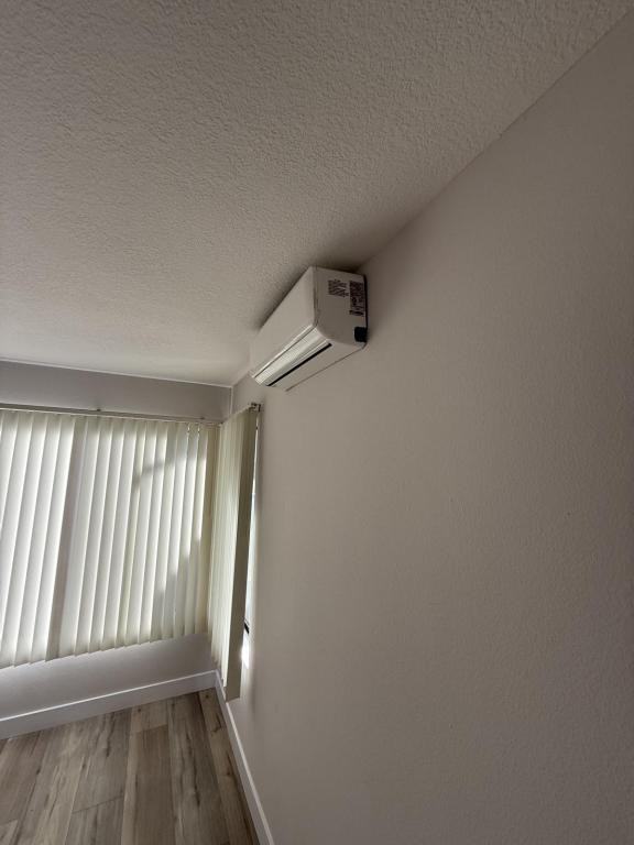 171 N Richmont Dr - Photo 3 of 9