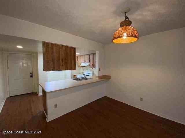 1702 University Ln ##804 - Photo 3 of 10