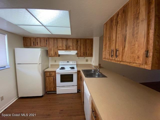 1702 University Ln ##804 - Photo 4 of 10