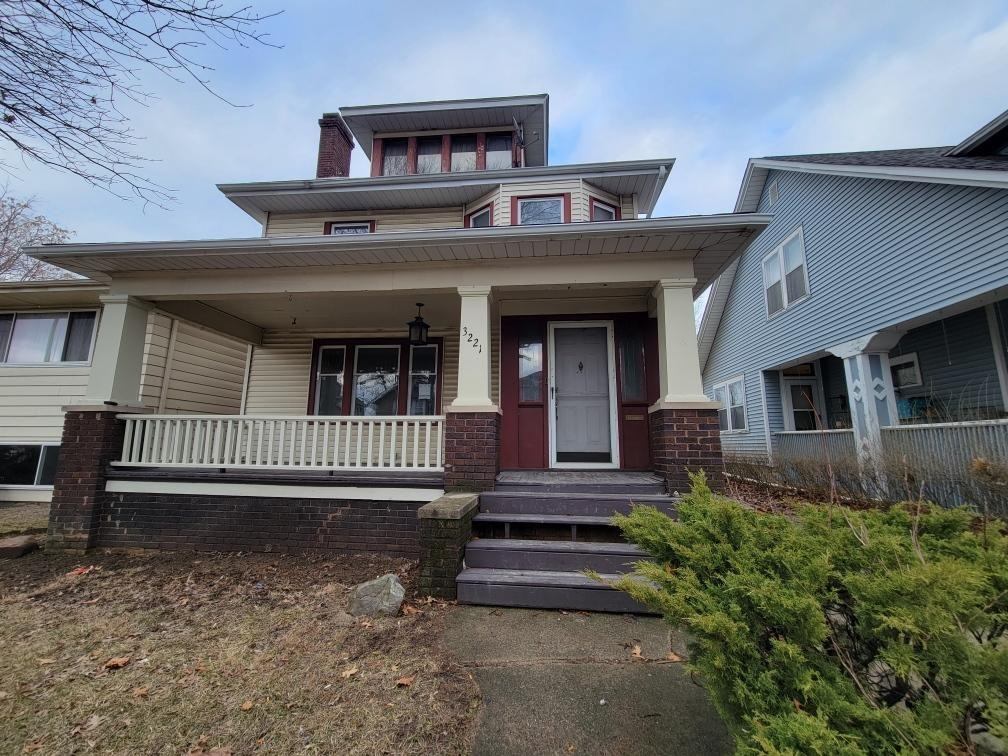 3221 S Harrison St - Photo 2 of 15