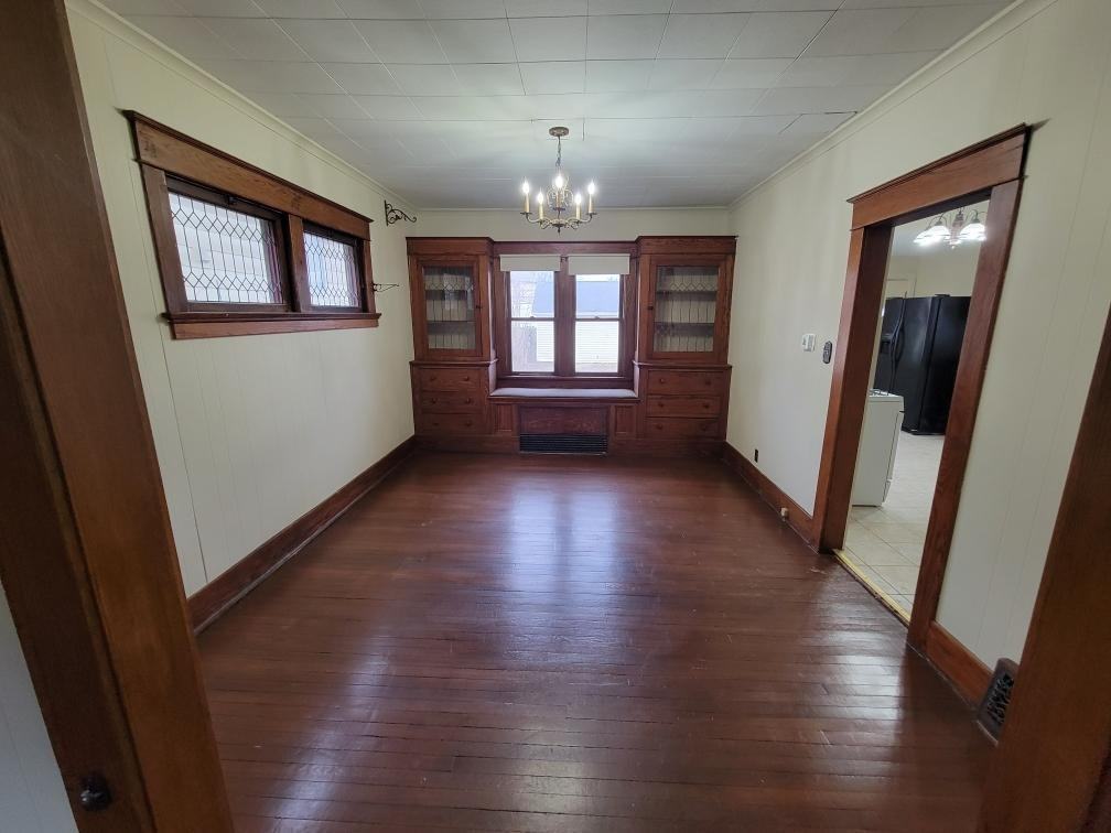 3221 S Harrison St - Photo 5 of 15