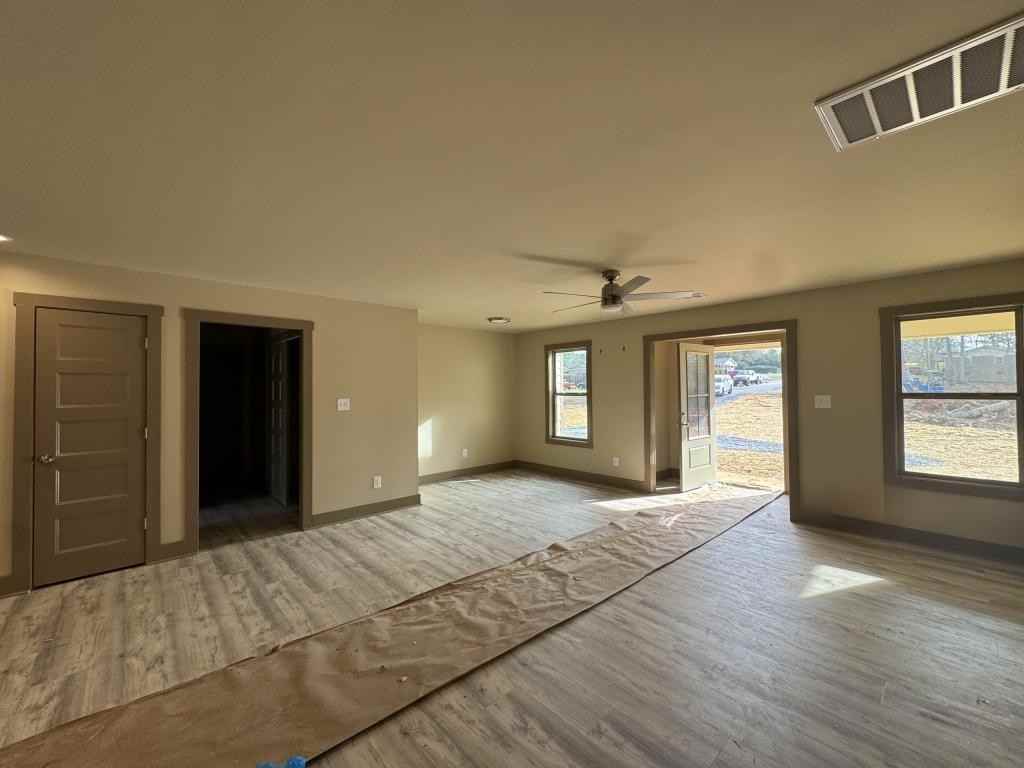 118 Dobbins Cir - Photo 3 of 11