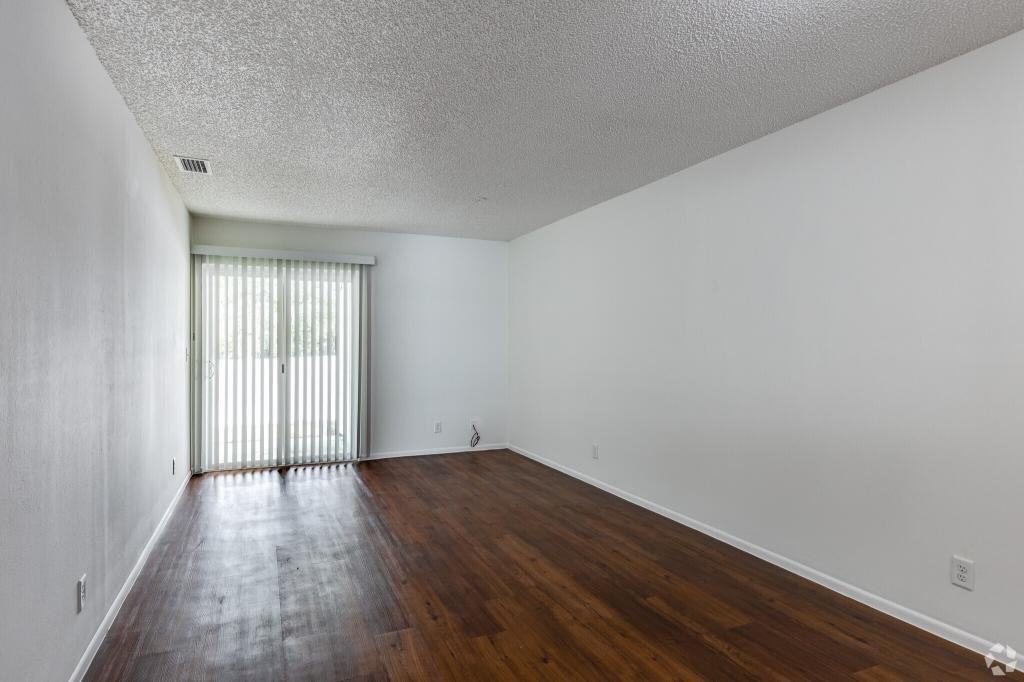 5267 Sw 21st Pl - Photo 5 of 11