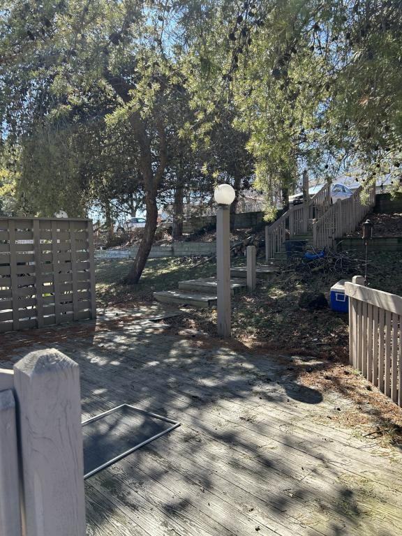 715 Hampton St - Photo 5 of 24