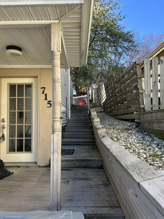 715 Hampton St - Photo 6 of 24